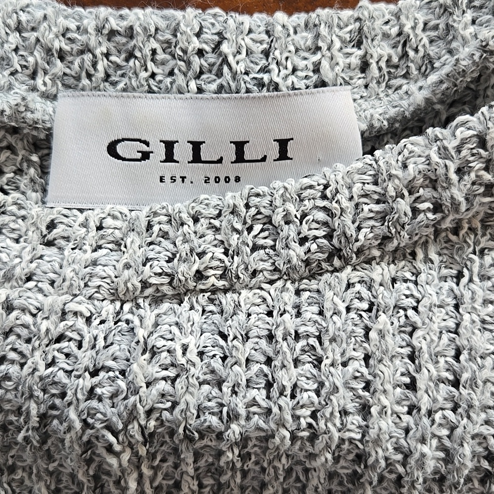 Gilli Short Sleeve Twisted Front Gray Sqeater Size Medium - Picture 2 of 7